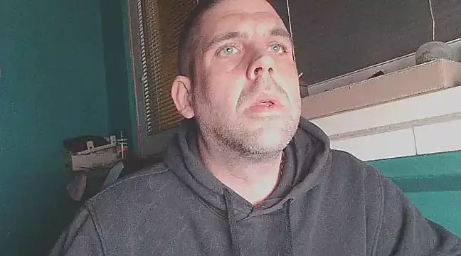 YouWantMe666 online show from February 18, 2025, 8:36 pm