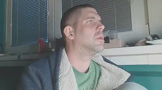 YouWantMe666 online show from February 20, 2025, 5:33 am