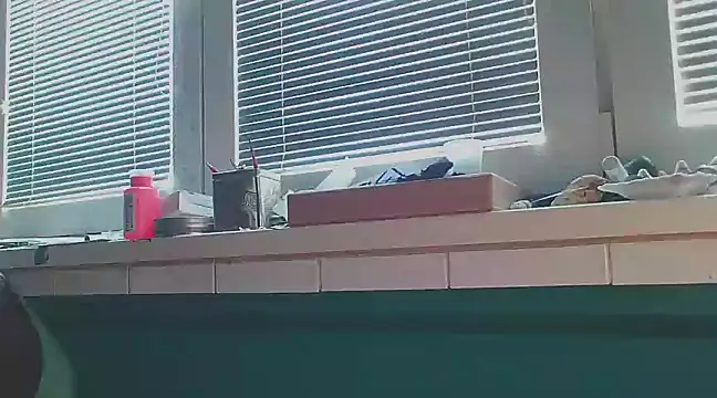 YouWantMe666 online show from February 20, 2025, 8:39 am