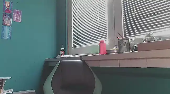 YouWantMe666 online show from February 24, 2025, 4:04 pm