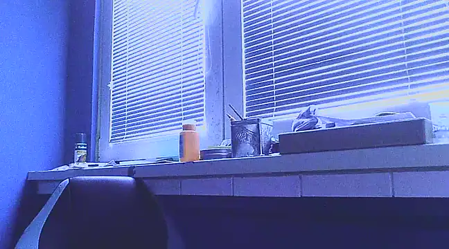 YouWantMe666 online show from February 26, 2025, 8:37 am