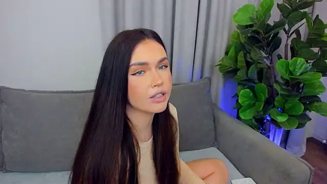 Snapshot of sexyangeloux chatting on May 17, 2026, 11:01 pm sexyangeloux online show from May 17, 2026, 11:01 pm