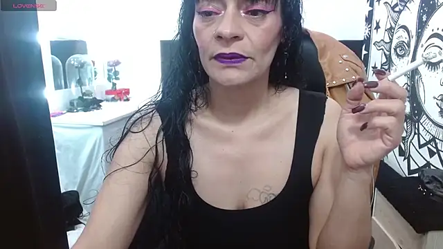 Snapshot of AlexandraJones_ chatting on February 8, 2026, 10:57 pm AlexandraJones online show from February 8, 2026, 10:57 pm