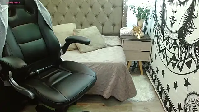 Snapshot of AlexandraJones_ chatting on February 26, 2026, 1:37 am AlexandraJones online show from February 26, 2026, 1:37 am