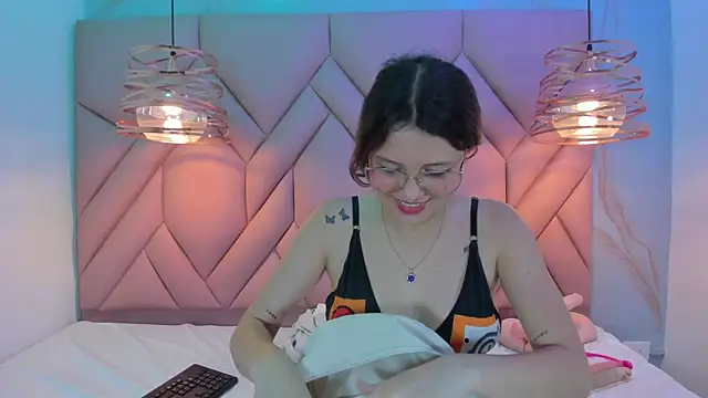 AngelaaCute  online show from January 18, 2025, 5:48 pm