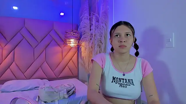 AngelaaCute  online show from February 4, 2025, 12:00 pm