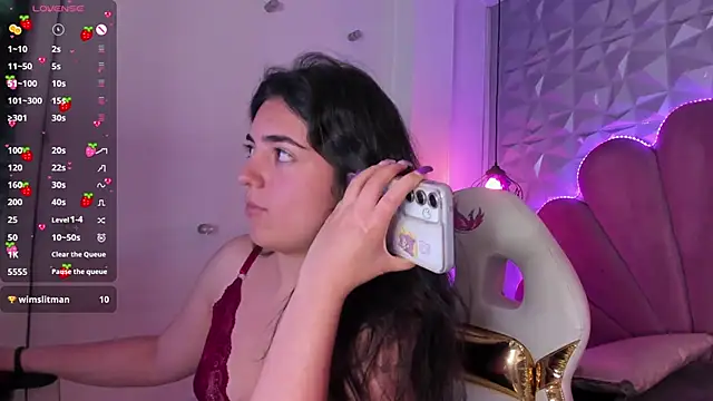 meraki fraise online show from February 18, 2025, 7:52 pm