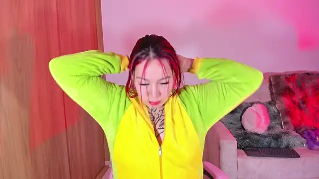 annika taylor online show from March 22, 2025, 1:32 am