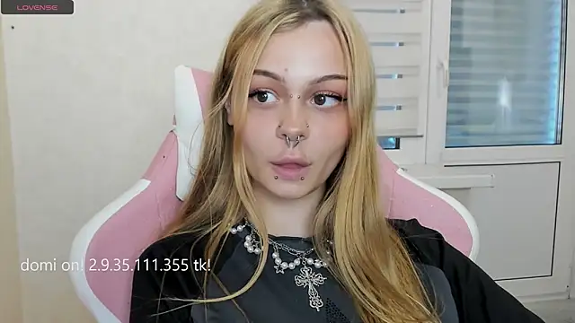 Snapshot of shy_melony chatting on May 15, 2026, 12:23 pm shy melony online show from May 15, 2026, 12:23 pm