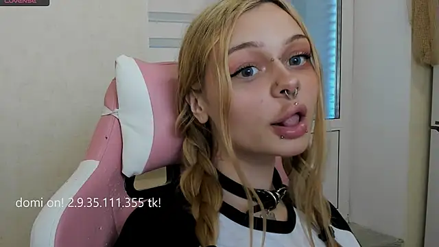 Snapshot of shy_melony chatting on May 19, 2026, 1:06 pm shy melony online show from May 19, 2026, 1:06 pm