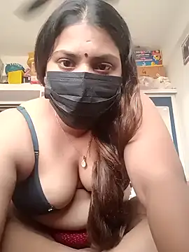 Hotmilfxox online show from December 20, 2024, 11:00 am