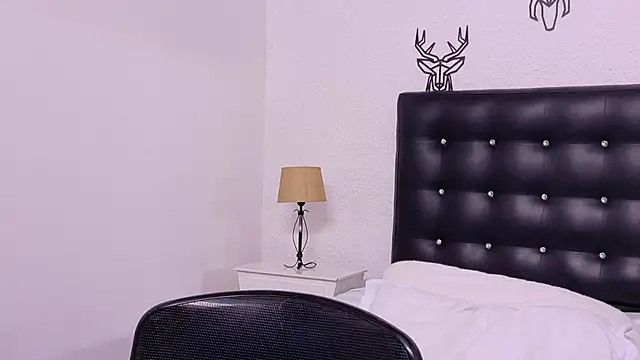 Snapshot of Skinny_hottie18 chatting on December 27, 2024, 4:32 pm Skinny hottie18 online show from December 27, 2024, 4:32 pm