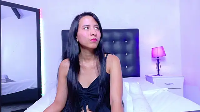 Snapshot of Skinny_hottie18 chatting on September 23, 2025, 1:47 pm Skinny hottie18 online show from September 23, 2025, 1:47 pm