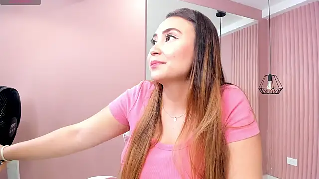 Snapshot of dulce_santamaria chatting on December 2, 2024, 9:39 pm dulce santamaria online show from December 2, 2024, 9:39 pm