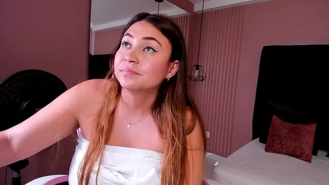 Snapshot of dulce_santamaria chatting on December 13, 2024, 10:13 pm dulce santamaria online show from December 13, 2024, 10:13 pm