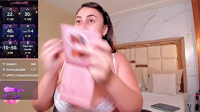 Snapshot of dulce_santamaria chatting on January 1, 2025, 4:07 am dulce santamaria online show from January 1, 2025, 4:07 am