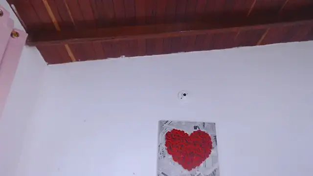 Snapshot of Amara_Red chatting on April 9, 2026, 11:54 pm Amara Red online show from April 9, 2026, 11:54 pm