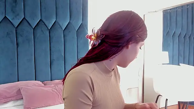 Snapshot of AnnyCherry_ chatting on March 21, 2025, 10:50 pm AnnyCherry  online show from March 21, 2025, 10:50 pm