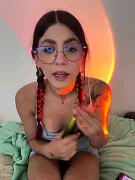 Snapshot of AnnyCherry_ chatting on September 19, 2025, 8:53 pm AnnyCherry  online show from September 19, 2025, 8:53 pm