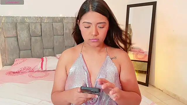 DIANEE 01 online show from June 2, 2026, 11:40 pm