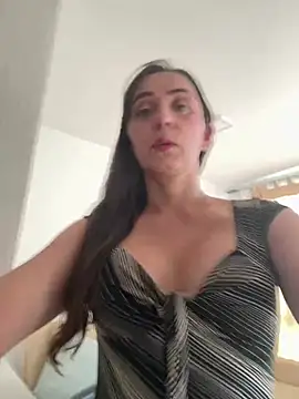 Snapshot of natalie_cowens chatting on May 22, 2026, 9:20 pm natalie cowens online show from May 22, 2026, 9:20 pm