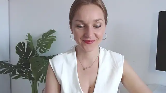 AliciaDesire online show from April 9, 2026, 6:41 am