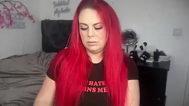 Snapshot of redxxxvixen chatting on May 6, 2026, 12:32 pm redxxxvixen online show from May 6, 2026, 12:32 pm