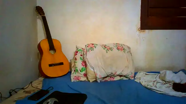 Snapshot of couplemilk chatting on June 15, 2026, 9:33 am couplemilk online show from June 15, 2026, 9:33 am