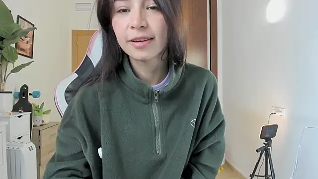 Adriennesexxx online show from February 3, 2026, 5:40 pm