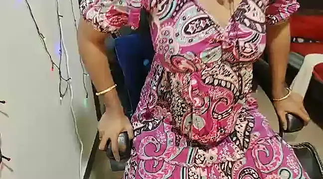 Anjali cute-Pondati online show from February 27, 2025, 4:20 am