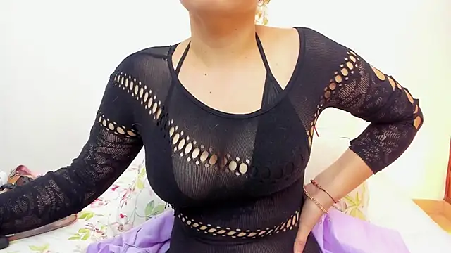 Snapshot of Sofia_Walke1 chatting on October 14, 2025, 12:33 am Sofia Walke1 online show from October 14, 2025, 12:33 am