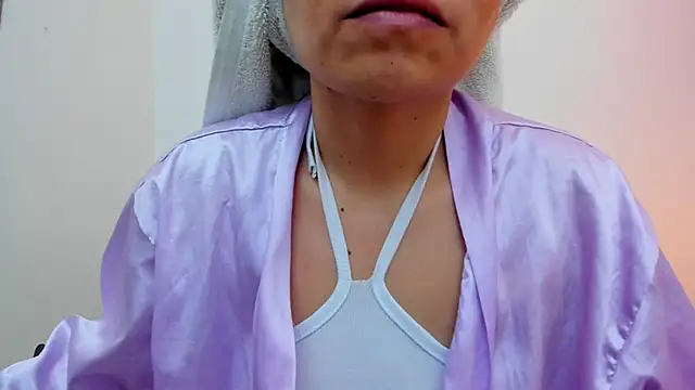 Snapshot of Sofia_Walke1 chatting on October 18, 2025, 12:02 am Sofia Walke1 online show from October 18, 2025, 12:02 am