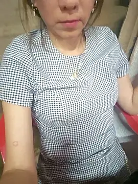 Lunababymylove online show from April 4, 2026, 11:13 pm