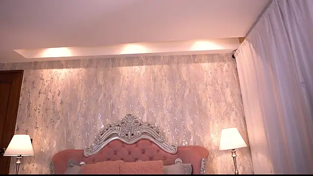 AngelineConnor online show from February 1, 2026, 8:18 pm