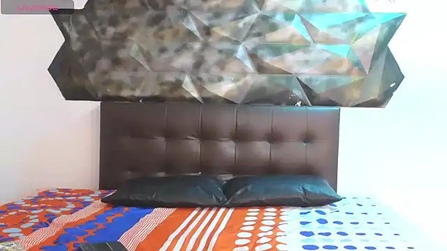 Snapshot of ling_ling24 chatting on December 6, 2024, 3:22 pm ling ling24 online show from December 6, 2024, 3:22 pm