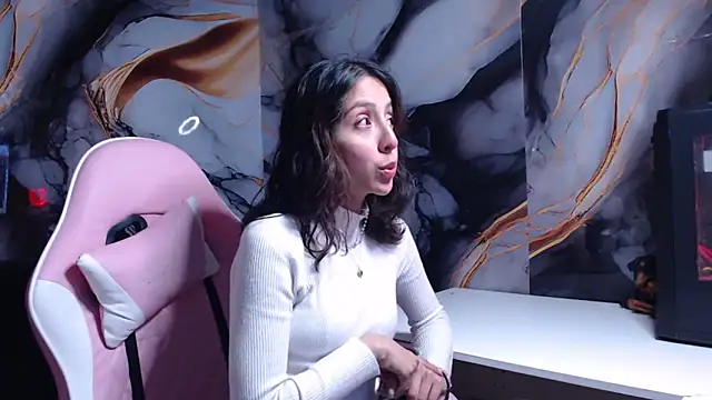 Snapshot of ling_ling24 chatting on October 2, 2025, 10:55 am ling ling24 online show from October 2, 2025, 10:55 am