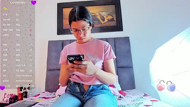 Vahiolet smith online show from March 21, 2026, 3:11 am