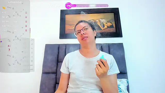 Snapshot of Vahiolet_smith chatting on May 28, 2026, 3:15 am Vahiolet smith online show from May 28, 2026, 3:15 am