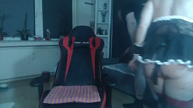 EiskalterEngel74 online show from December 8, 2024, 1:56 am