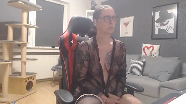 EiskalterEngel74 online show from January 24, 2025, 4:39 pm