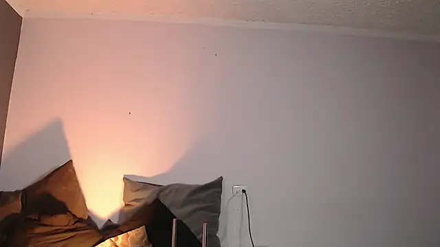 Snapshot of Miiaa_wallace chatting on February 6, 2025, 1:16 am Miiaa wallace online show from February 6, 2025, 1:16 am