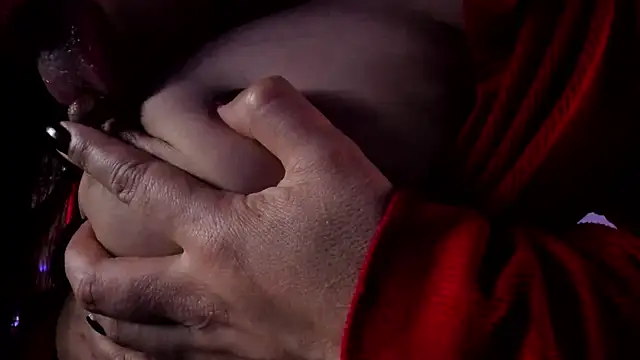 Snapshot of Miiaa_wallace chatting on January 5, 2026, 11:08 pm Miiaa wallace online show from January 5, 2026, 11:08 pm