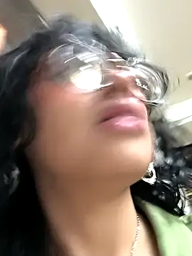 Snapshot of Fun_Everywhere chatting on January 27, 2025, 12:33 am Fun Everywhere online show from January 27, 2025, 12:33 am