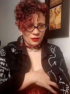 Snapshot of Daneshka_naughty chatting on December 8, 2024, 6:01 am Daneshka naughty online show from December 8, 2024, 6:01 am