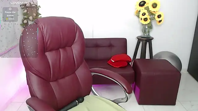 Ghada milf online show from April 1, 2026, 11:02 pm