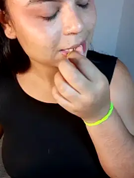 Snapshot of Cleo_hills chatting on December 27, 2024, 4:10 pm Cleo hills online show from December 27, 2024, 4:10 pm