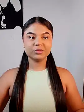 Snapshot of Cleo_hills chatting on February 17, 2025, 2:04 pm Cleo hills online show from February 17, 2025, 2:04 pm