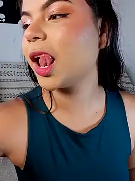 Snapshot of Cleo_hills chatting on March 21, 2025, 1:12 pm Cleo hills online show from March 21, 2025, 1:12 pm