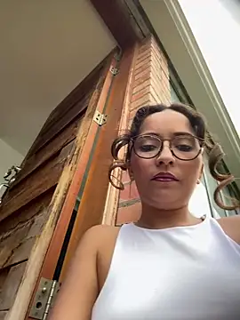 Snapshot of Penelope-Hot chatting on April 22, 2026, 9:05 pm Penelope-Hot online show from April 22, 2026, 9:05 pm