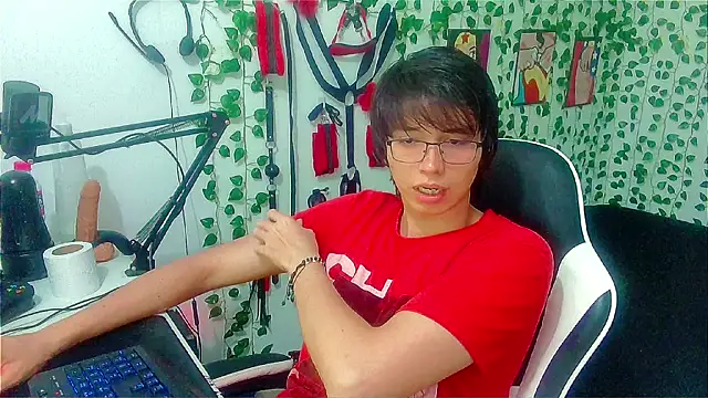 Snapshot of Andy_gray chatting on April 5, 2026, 4:04 pm Andy gray online show from April 5, 2026, 4:04 pm